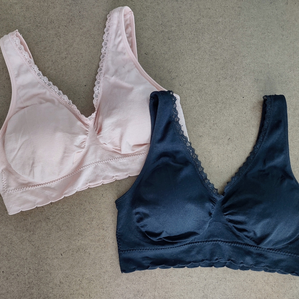 SOLD - M/L Pair of Marilyn Monroe Sports Bras Removable Cups
